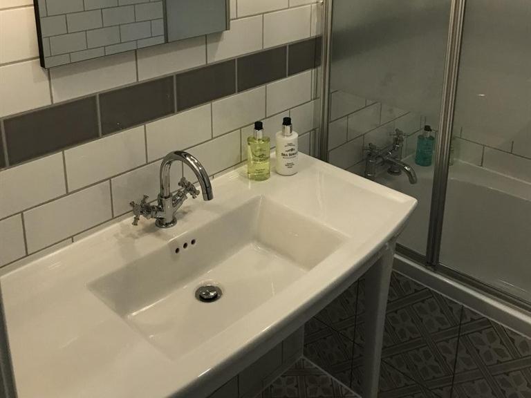 Hotel No.16 à Seaham Extérieur photo Bathroom in a hotel